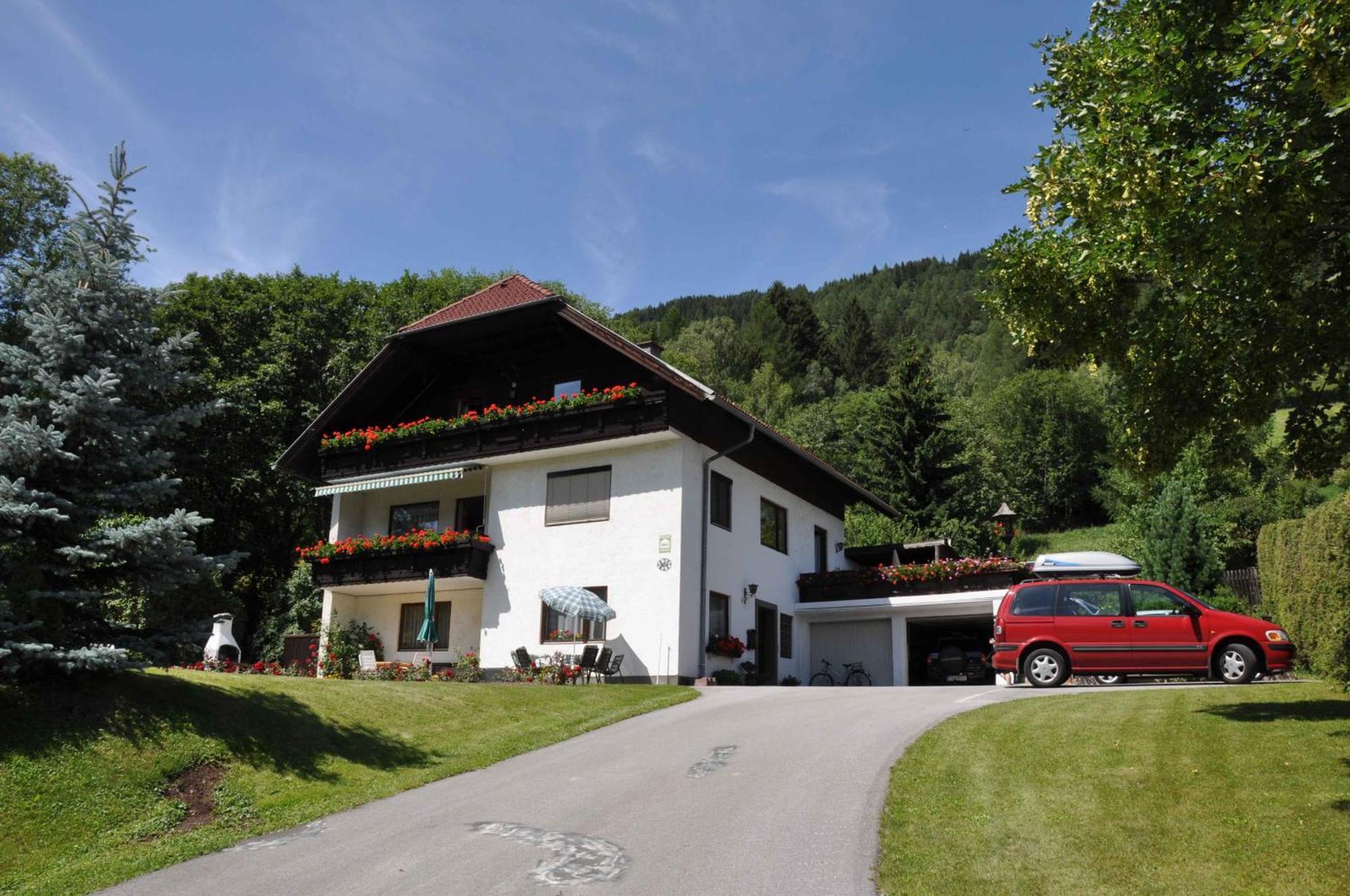 Haus Osterrieder Apartment Санкт Михаел им Лунгау Екстериор снимка