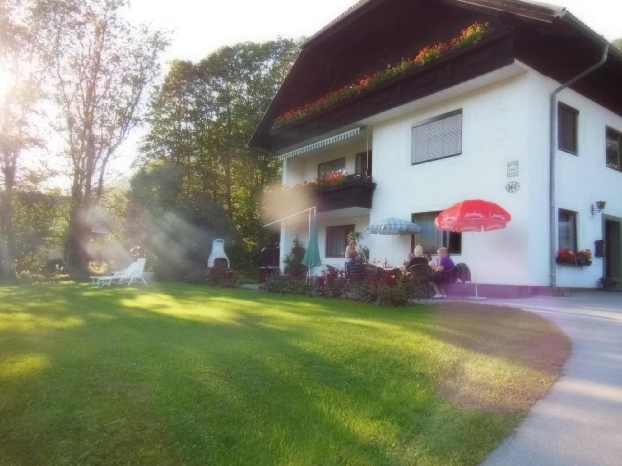 Haus Osterrieder Apartment Санкт Михаел им Лунгау Екстериор снимка